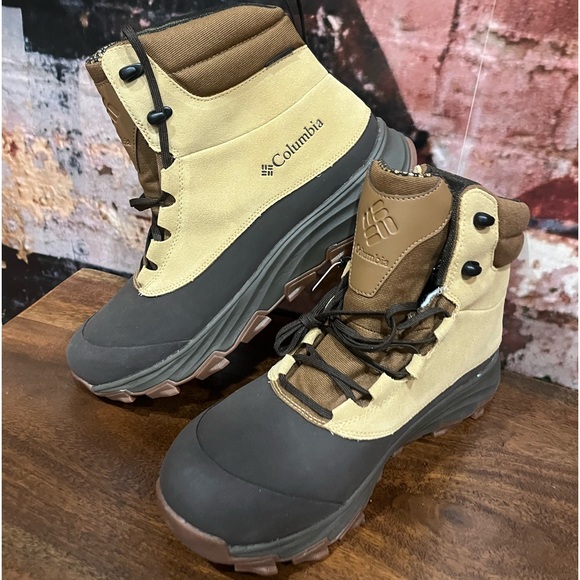 Columbia Other - NEW COLUMBIA EXPEDITIONIST SHIELD BOOTS BEIGE AND BROWN